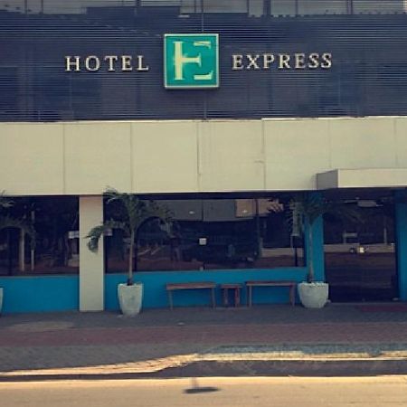 Hotel Express - Leva E Busca No Aeroporto Gratis 24 Horas Várzea Grande Exteriér fotografie